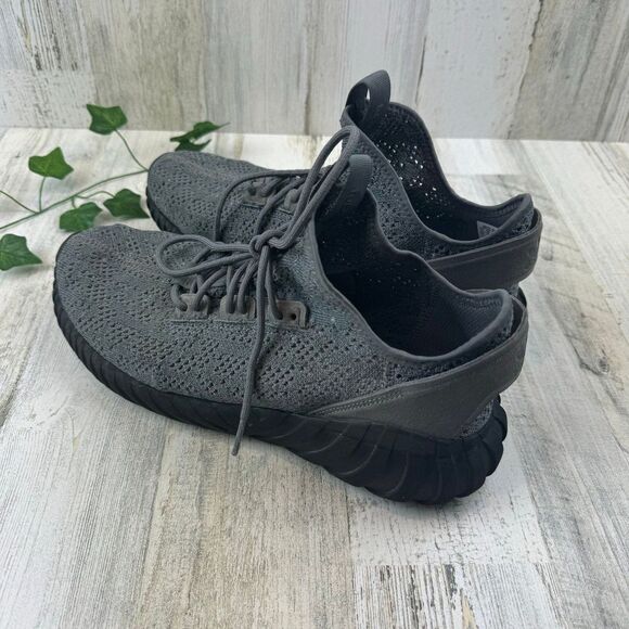 Athletic_Shoes